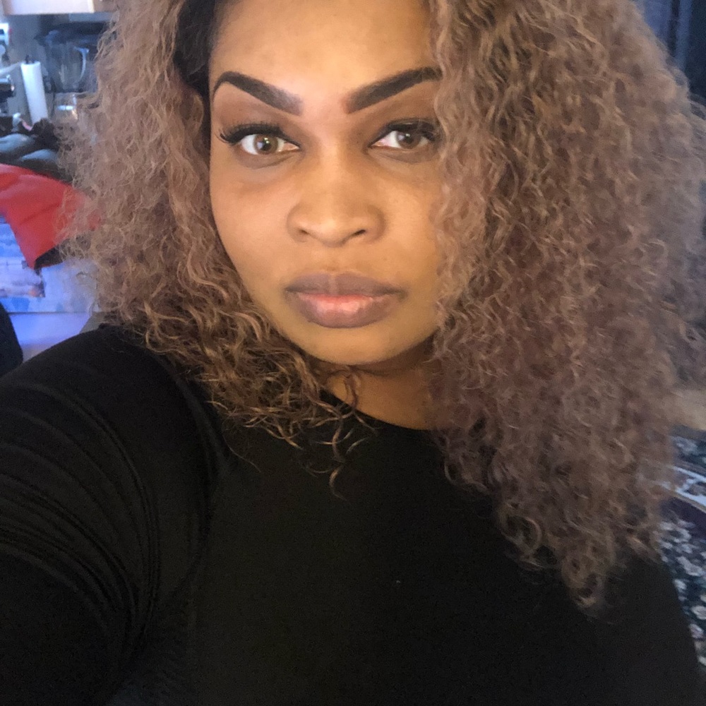 Meet your Posher, Vatasha